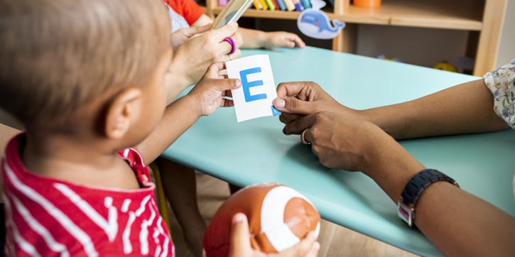 Benarkah Flash Card Efektif untuk Bantu Anak Belajar?
