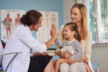 Dokter Tumbuh Kembang Anak: Kapan Harus Konsultasi?