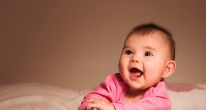 7 Langkah Merawat Telinga Bayi Setelah Ditindik