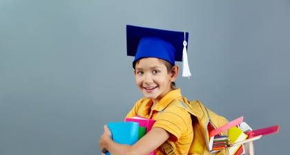 Waspadai Bahaya Tas Sekolah Anak yang Terlalu Berat