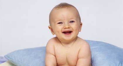 Gerakan yang Dilakukan Bayi 3-6 Bulan