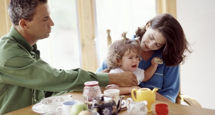 9 Tips Menghadapi Tantrum
