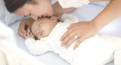 Mengatasi Jet Lag pada Bayi