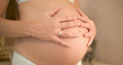 Mencegah Kulit Kering saat Hamil