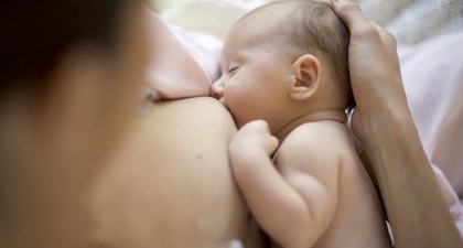 Menyusui Sampai Rusuk Bayi Patah