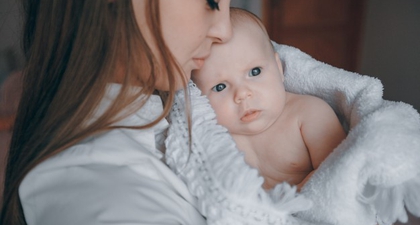 Bayi Tumbuh Gigi Sering Gigit Puting? Ini Solusinya!