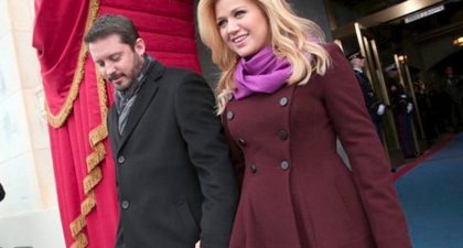 Kelly Clarkson Banjiri Status Twitter 