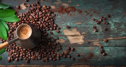 Lagi Ngetren! Ini Nikmatnya Kopi dengan Susu Kelapa