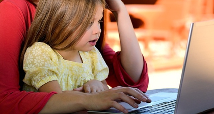 5 Tugas Orang Tua Sebelum Berikan Gadget pada Anak