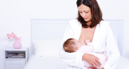 10 Hal yang Sebaiknya Tidak Moms Lakukan saat Menyusui