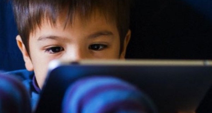 Atasi Kecanduan Teknologi pada Anak 
