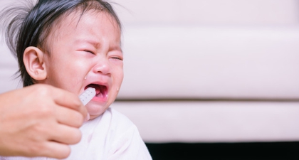Jangan Dipaksa, Ini 6 Cara Mudah agar Anak Mau Minum Obat!
