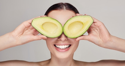 7 Makanan Terbaik untuk Menjaga Kesehatan Kulit Anda