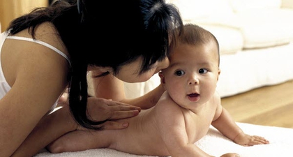 Bayi Mulai Pandai Berguling