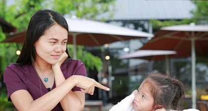 Saat Balita Bertingkah Seperti Bayi Lagi, Ada Apa, Ya?