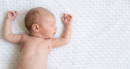 Puting Bayi Menonjol, Apa Sebabnya dan Berbahayakah?