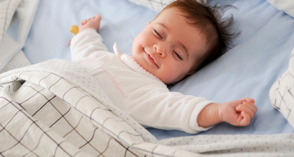Bayi Jarang Menangis, Normalkah Itu? Ini 6 Alasannya, Moms