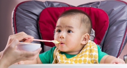 Bayi Juga bisa Alami Sulit BAB, Ini Cara Mengatasinya