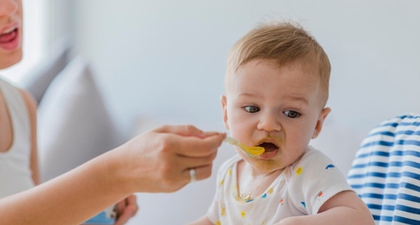 Bayi Menolak saat Diberikan MPASI, Wajarkah?