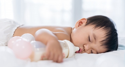 Kebiasaan Minum Susu dari Botol bisa Picu Obesitas