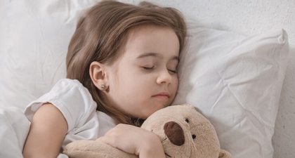 Cara Praktis Melatih Anak untuk Tidur Sendiri