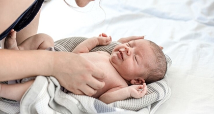 6 Langkah Tepat Perawatan Kulit Bayi yang Sensitif
