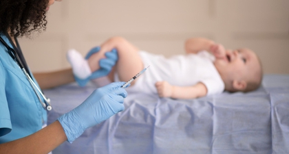 Imunisasi Campak 9 Bulan Bisa Sebabkan Panas pada Bayi atau Tidak? Ini Faktanya