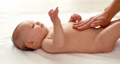 Mengetahui Kesehatan Bayi Lewat Feses