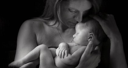 Foto Kenangan Bersama Bayi