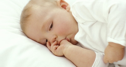 Anak Gemar Mengisap Jempol karena Tertekan?