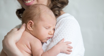 Ternyata Pelukan Berdampak Baik pada DNA Bayi