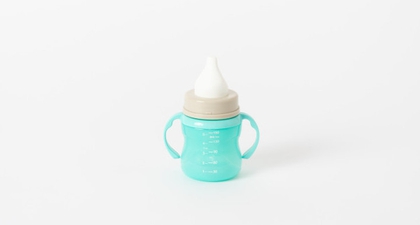 Perhatikan Hal Berikut saat Bayi Menggunakan Sippy Cup