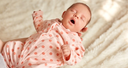 Mulut Bayi Menganga saat Tidur, Apakah Berbahaya?