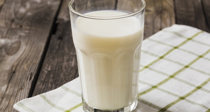 Moms, Begini Cara Mengenali Susu yang Tidak Segar Lagi