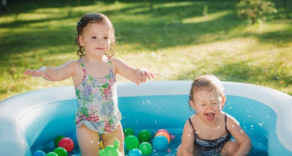 Si Kecil Suka Main Air? Ini Manfaat Water Play buat Anak