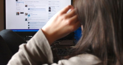 Bermain Facebook Sebabkan Gangguan Makan