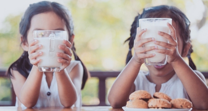 Apa Bedanya Susu UHT dan Susu Formula?