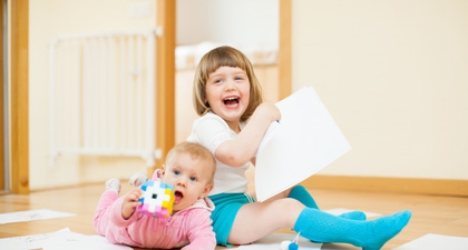 4 Cara Siapkan Si Kecil Jadi Kakak