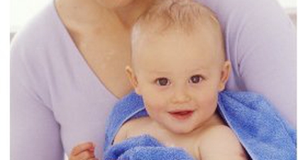 8 Tip Menjaga Kebersihan Bayi