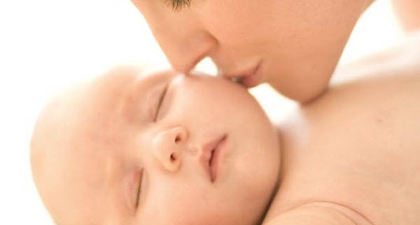 Bahayakah Bayi Tidur dengan Mata Terbuka?