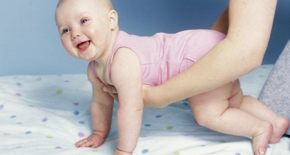 Yuk, Latih Bayi Tengkurap!