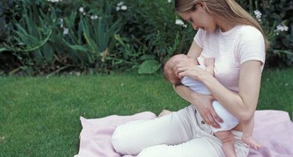 Menyusui Mencegah Kehamilan