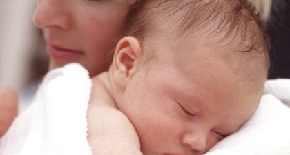 Bayi Kaget Saat Tidur