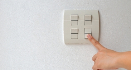 Waspada Anak Tersengat Listrik