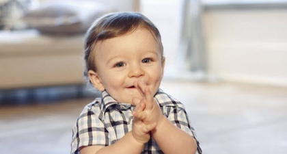 Telapak Tangan & Kaki Si Kecil Sering Berkeringat