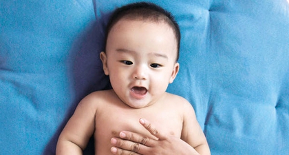 Atasi Sembelit Bayi Dengan Pijat ILU