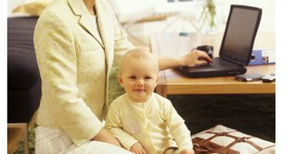 Ibu Bekerja Miliki Anak Perempuan Lebih Sukses? 