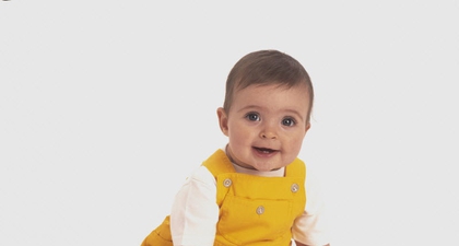 Saat Bayi Belajar Duduk