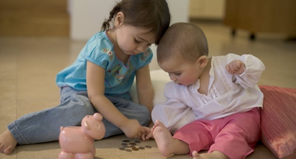 5 Tips Mengajarkan Anak untuk Menabung