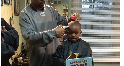 Cukur Rambut Gratis untuk Anak yang Suka Baca Buku